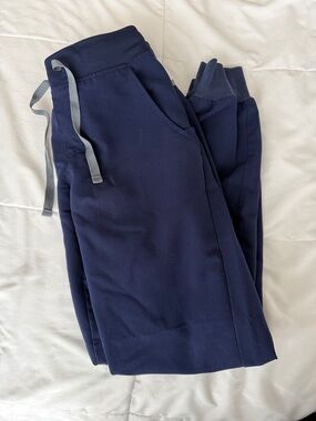 Figs Women's Navy Jogger Scrub Pants